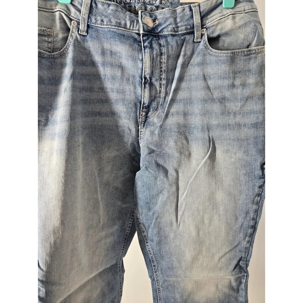Maurices M Jeans Womens 20W Short Blue High Rise Curvy Flare Medium Wash Denim - Picture 2 of 11